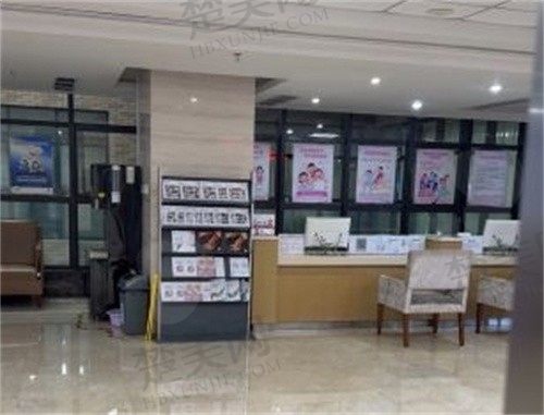  成都双楠医院眼科郑海燕白内障手术超声乳化+人工晶体植入 28000元起，效果不错