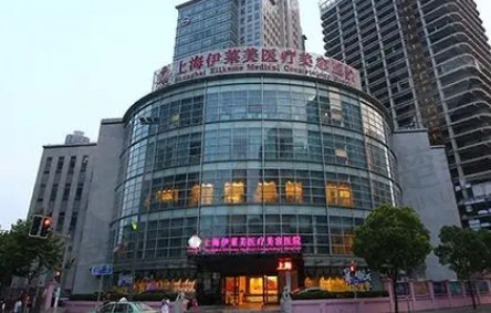上海牙齿矫正医院前八拿下！专业口腔机构VS医美口腔科！