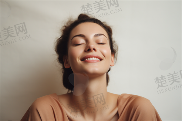 六、李燕医生:追求自然美的修复达人