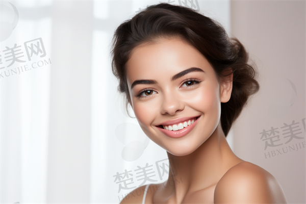 三、广州穗华口腔高性价比之——专精的医生团队