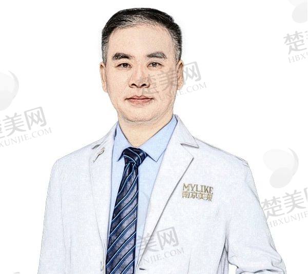 李国伟