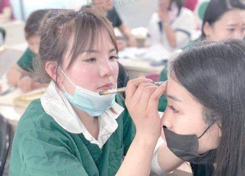 四、微针与嗨体的优缺点总结